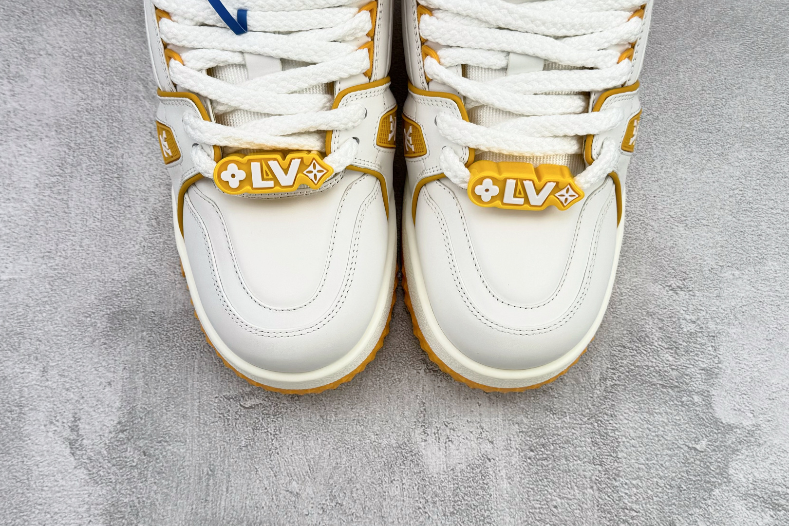 顶级纯原 LOUIS VUITTTrainer Maxi 小胖丁 白黄色 1ACPQJ