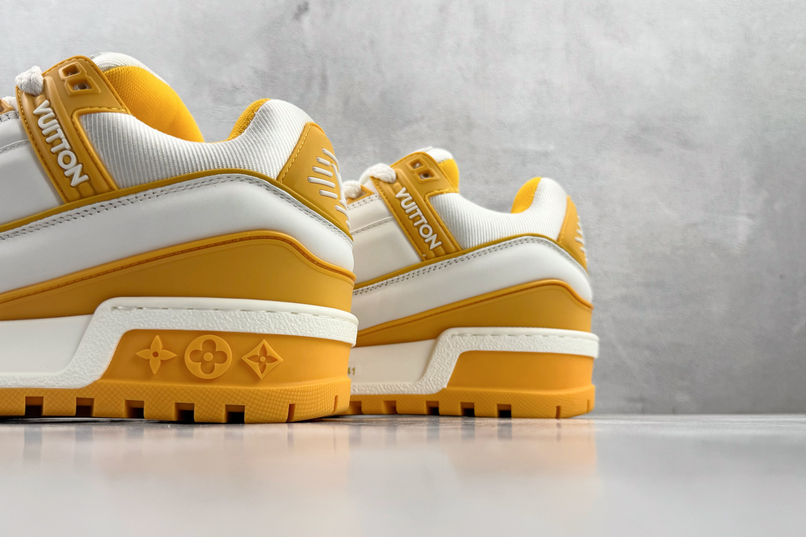 顶级纯原 LOUIS VUITTTrainer Maxi 小胖丁 白黄色 1ACPQJ