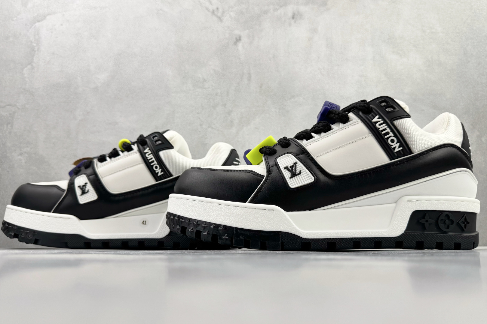 顶级纯原 LOUIS VUITTTrainer Maxi 小胖丁 白黑 1ABZQ9