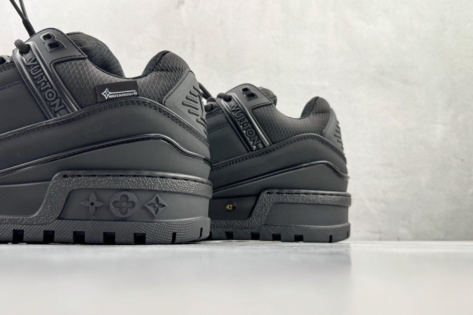 顶级纯原 LOUIS VUITTTrainer Maxi 小胖丁 黑色 1AHCRW