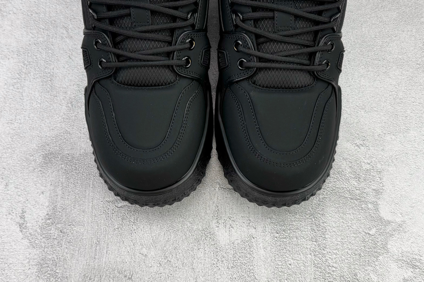 顶级纯原 LOUIS VUITTTrainer Maxi 小胖丁 黑色 1AHCRW