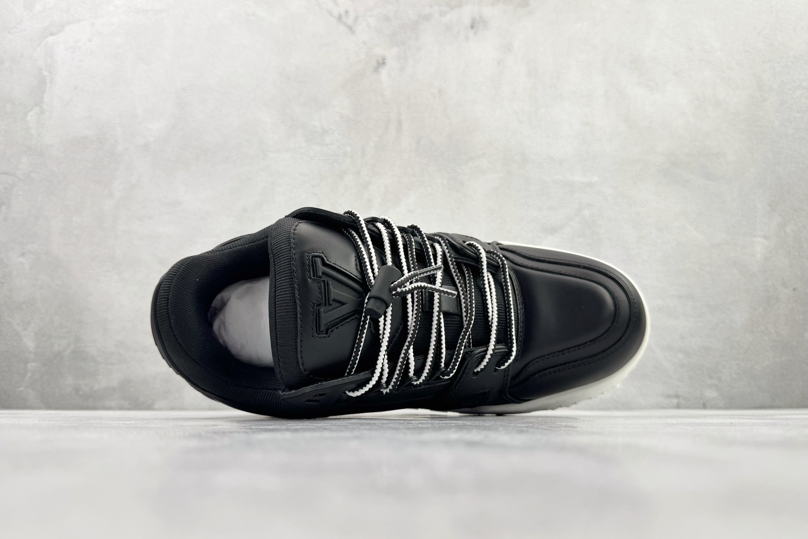 顶级纯原 LOUIS VUITTTrainer Maxi 小胖丁 黑色 1AD7D3