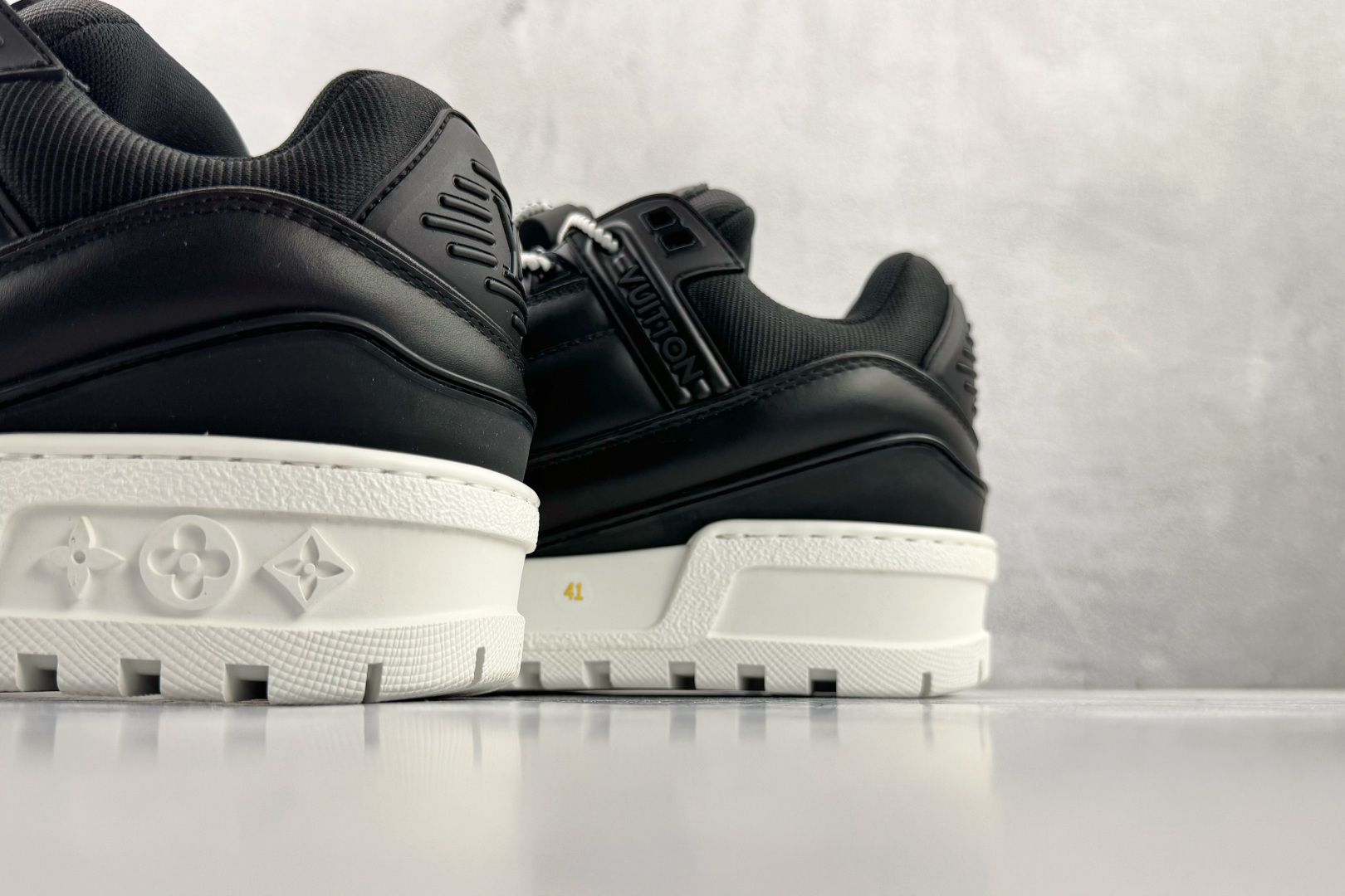 顶级纯原 LOUIS VUITTTrainer Maxi 小胖丁 黑色 1AD7D3