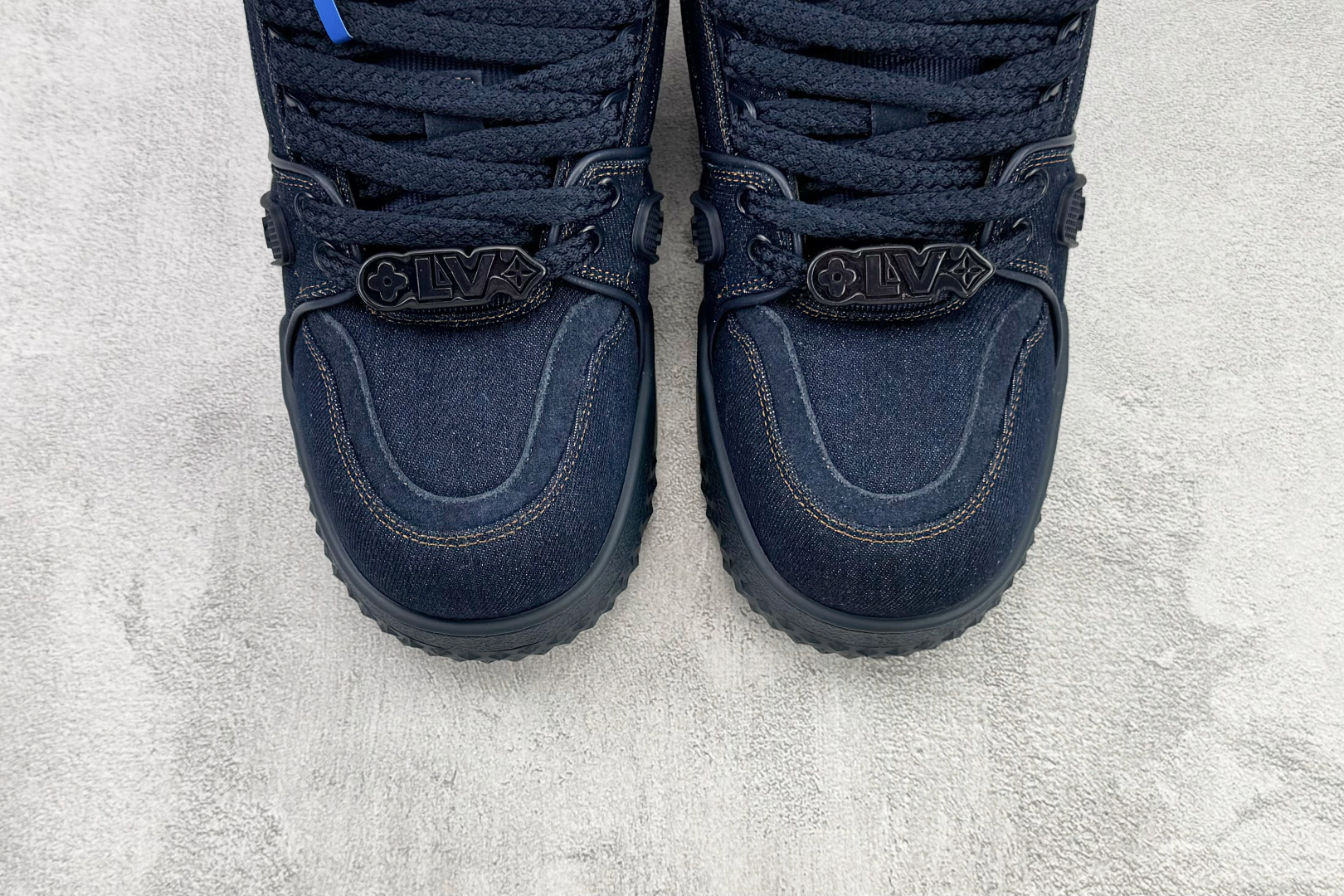 顶级纯原 LOUIS VUITTTrainer Maxi 小胖丁 牛仔蓝 1AD6G4