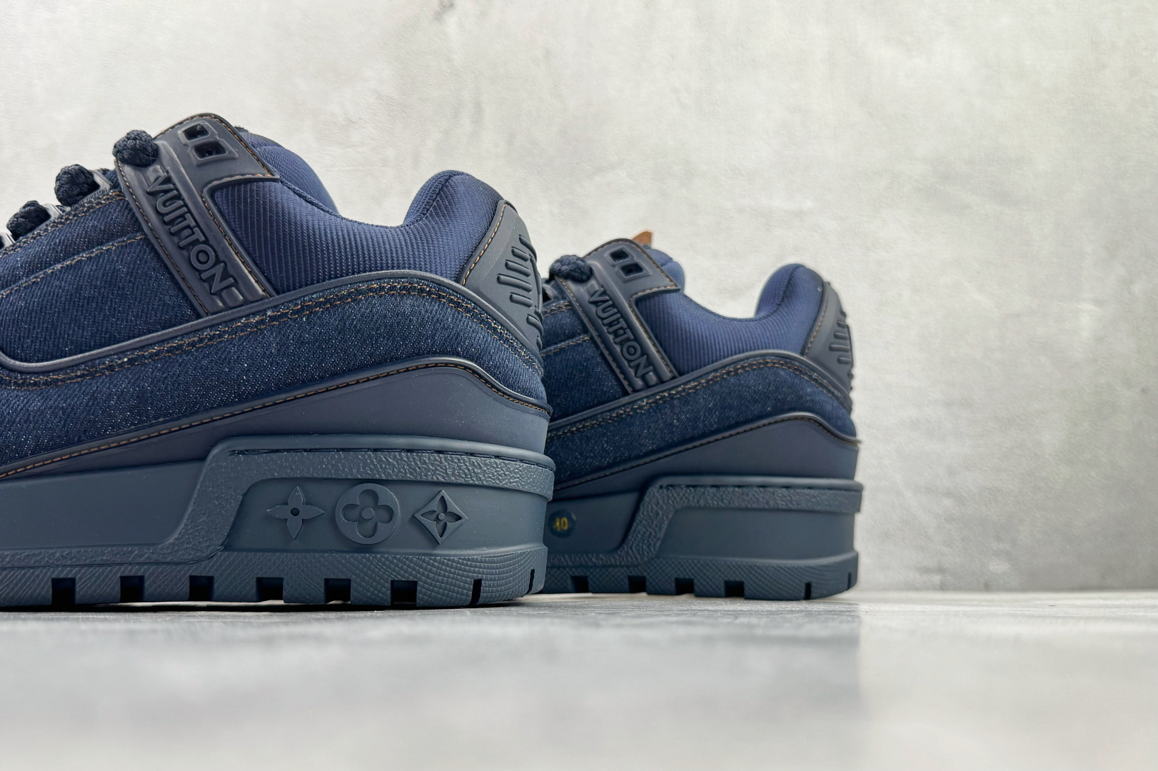 顶级纯原 LOUIS VUITTTrainer Maxi 小胖丁 牛仔蓝 1AD6G4