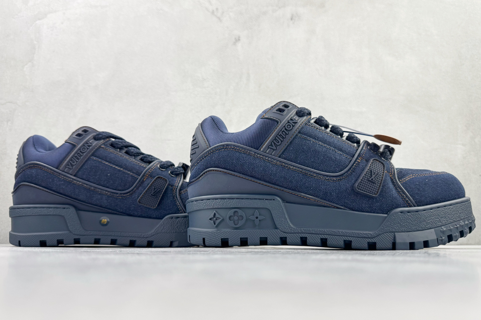 顶级纯原 LOUIS VUITTTrainer Maxi 小胖丁 牛仔蓝 1AD6G4