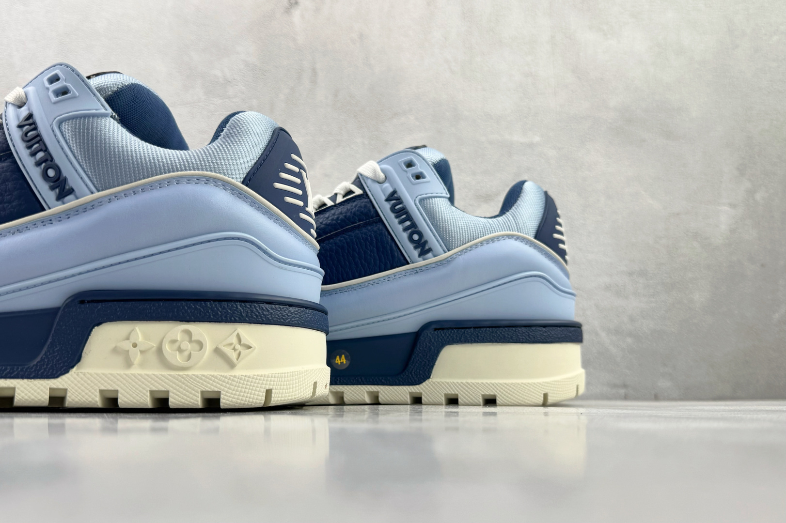 顶级纯原 LOUIS VUITTTrainer Maxi 小胖丁 蓝色 1ADHFN