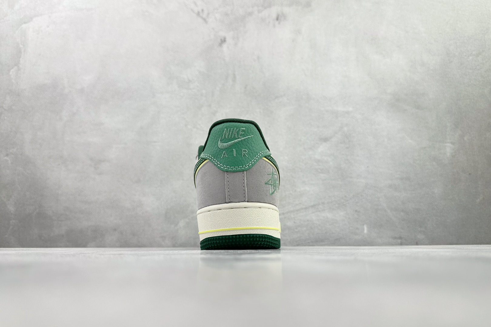 Nike Air Force 1'07 斯图西 灰绿 SS1979-007