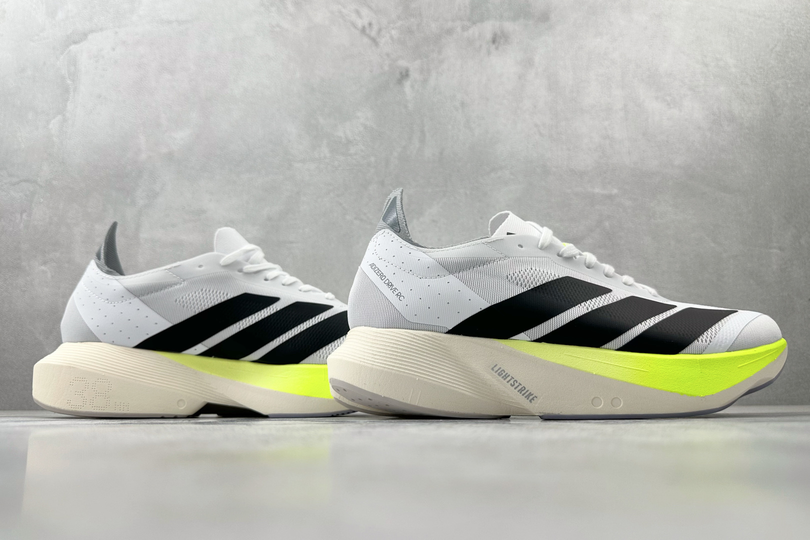 adidADIZERO DRIVE RC 白色 JR7809