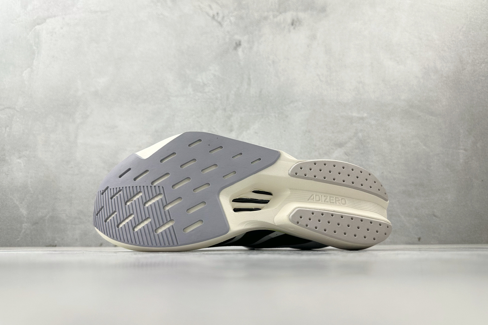 adidADIZERO DRIVE RC 白色 JR7809