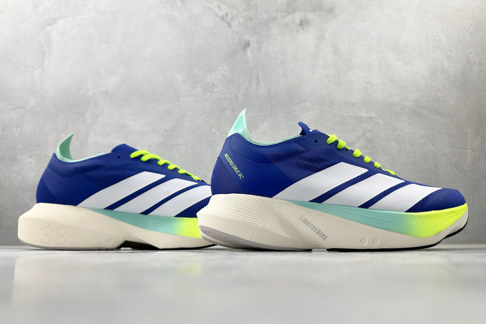 adidADIZERO DRIVE RC蓝白色 JH5694