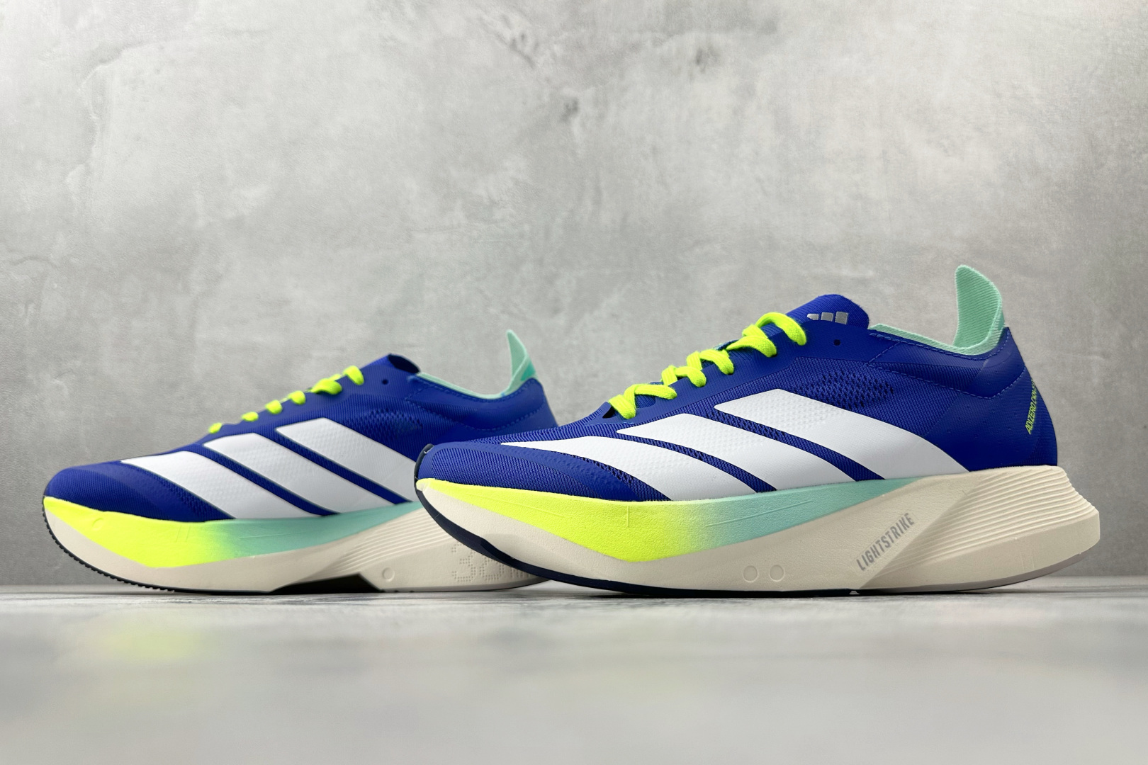 adidADIZERO DRIVE RC蓝白色 JH5694