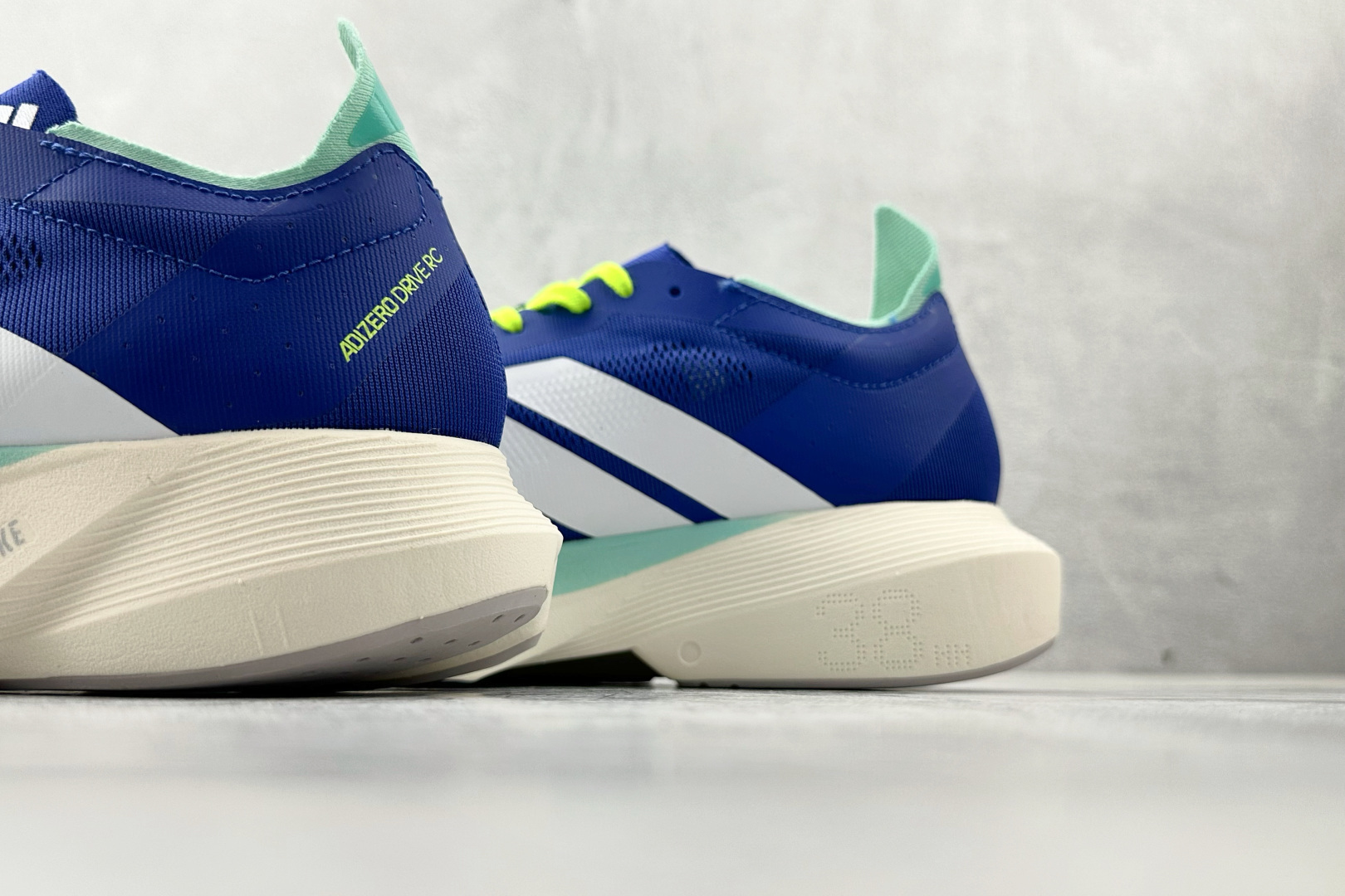 adidADIZERO DRIVE RC蓝白色 JH5694