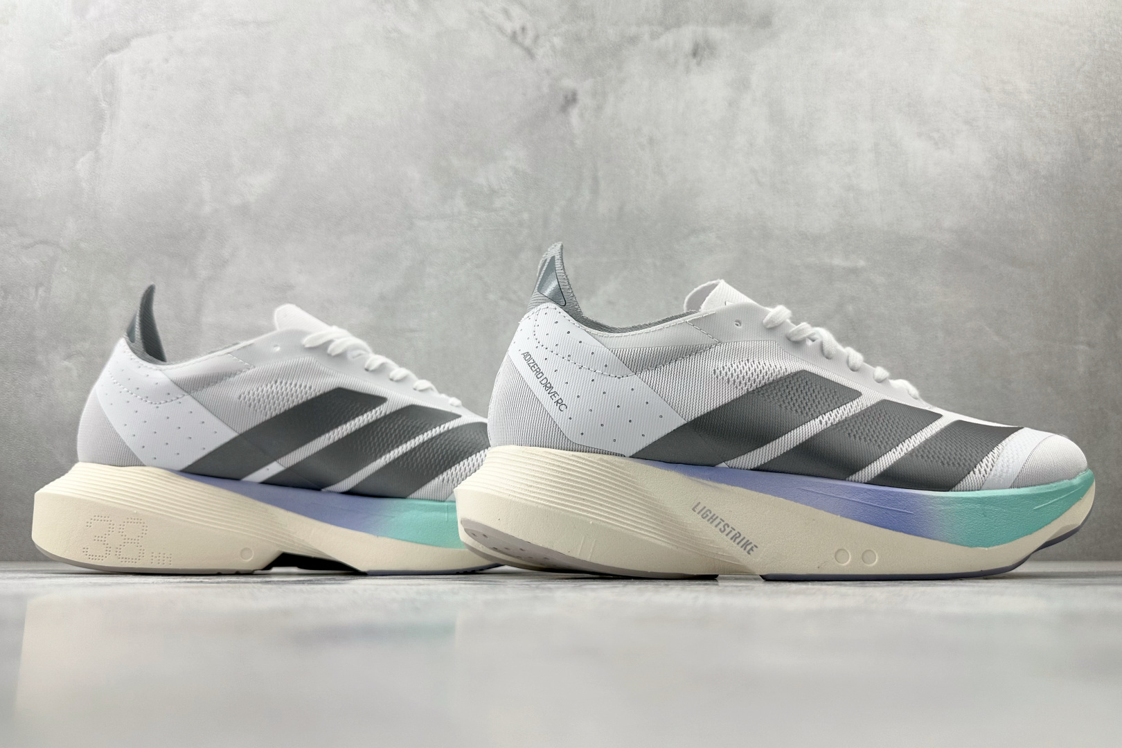 adidADIZERO DRIVE RC 白蓝色 JR7810