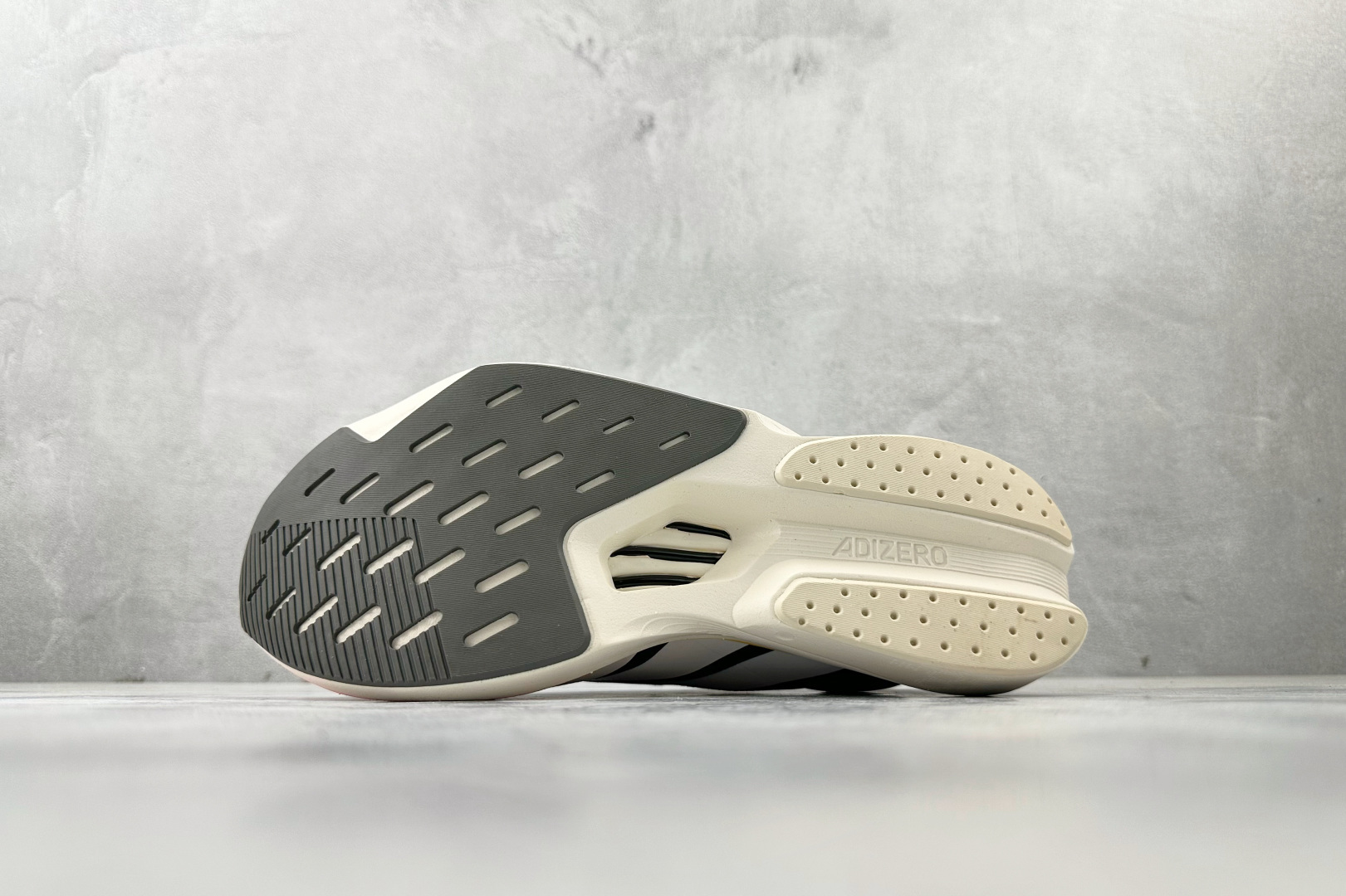 adidADIZERO DRIVE RC 黑粉白 JH5701