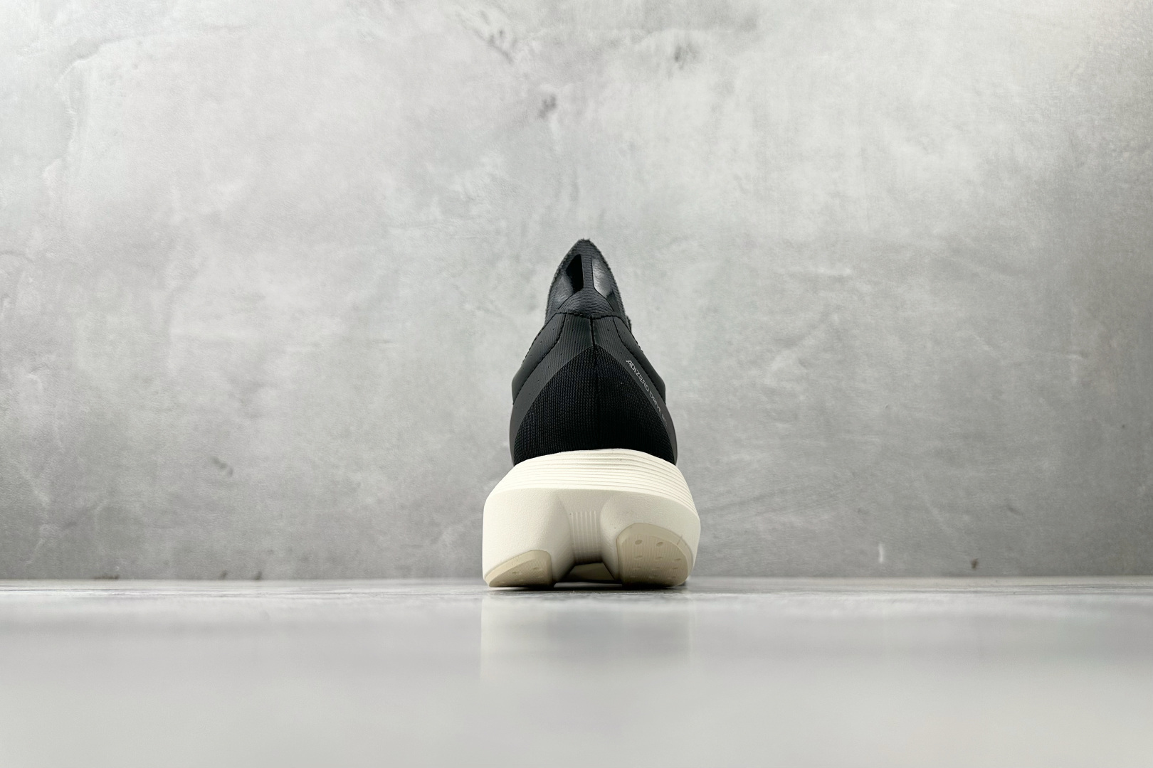 adidADIZERO DRIVE RC 黑粉白 JH5701