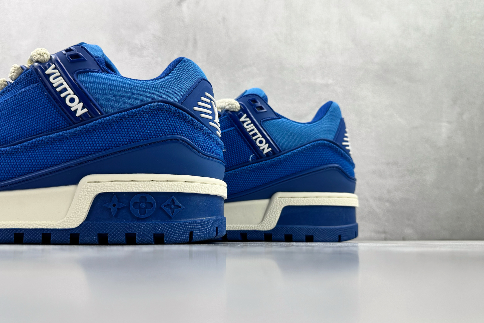 爆款跑量神器 LOUIS VUITTTrainer Maxi 小胖丁 蓝色 1ABM2L