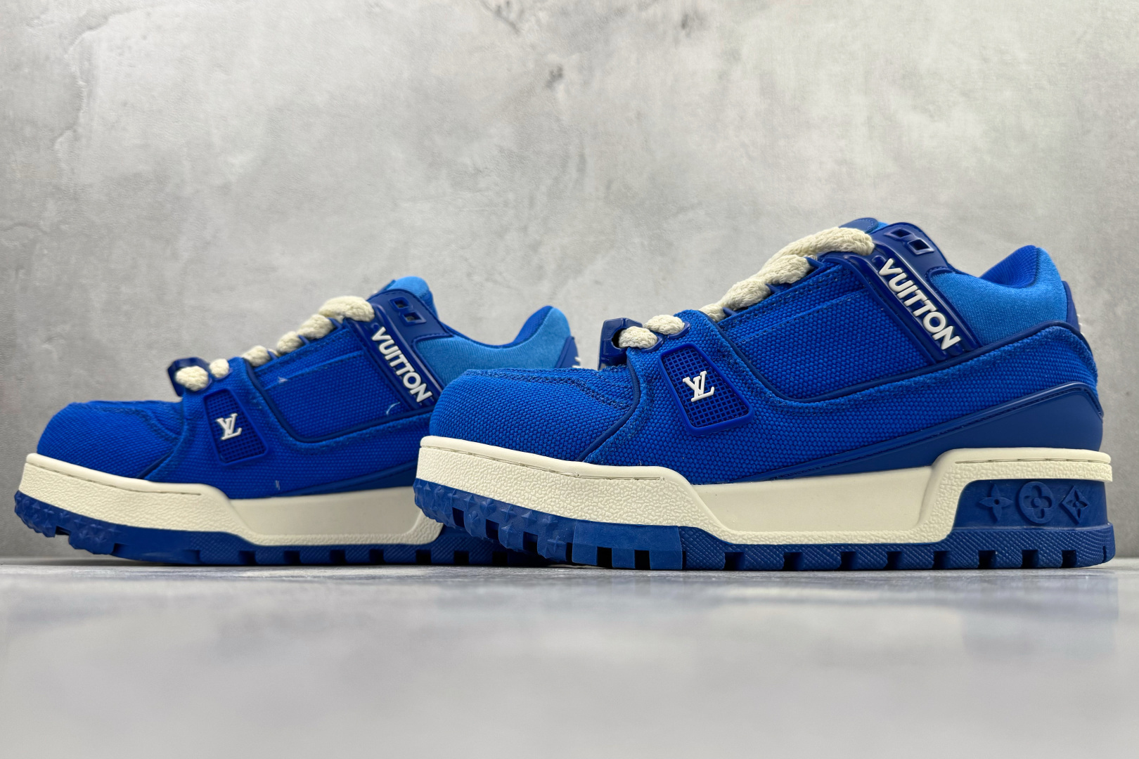 爆款跑量神器 LOUIS VUITTTrainer Maxi 小胖丁 蓝色 1ABM2L