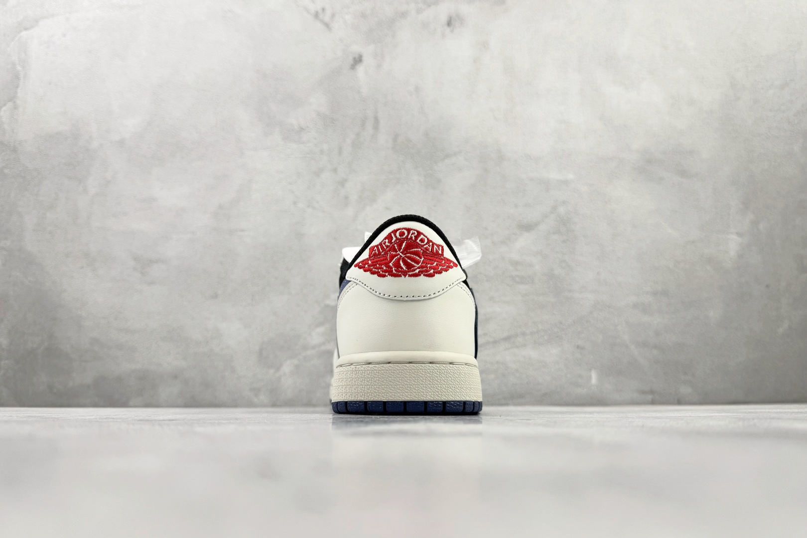 河源 【定制球鞋】Travis Scott x Jordan Air Jordan 1 黑蓝货号：DZ4
