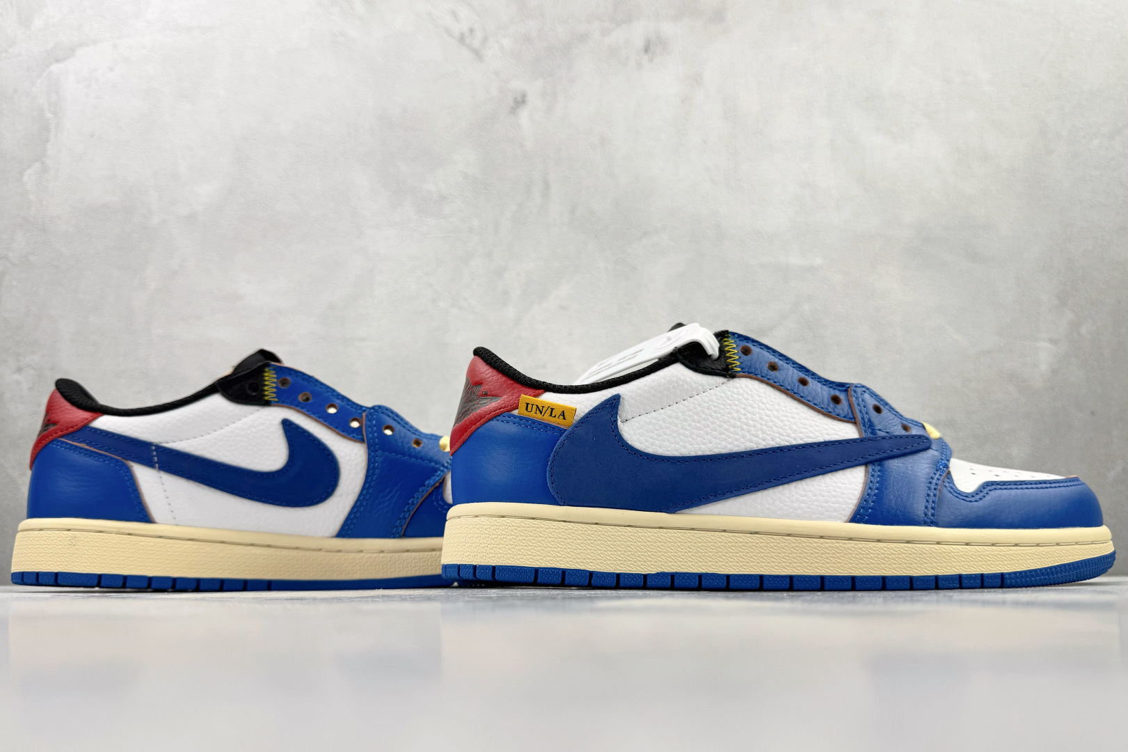 河源 【定制球鞋】Travis Scott x Jordan Air Jordan 1 白蓝蓝货号：DM