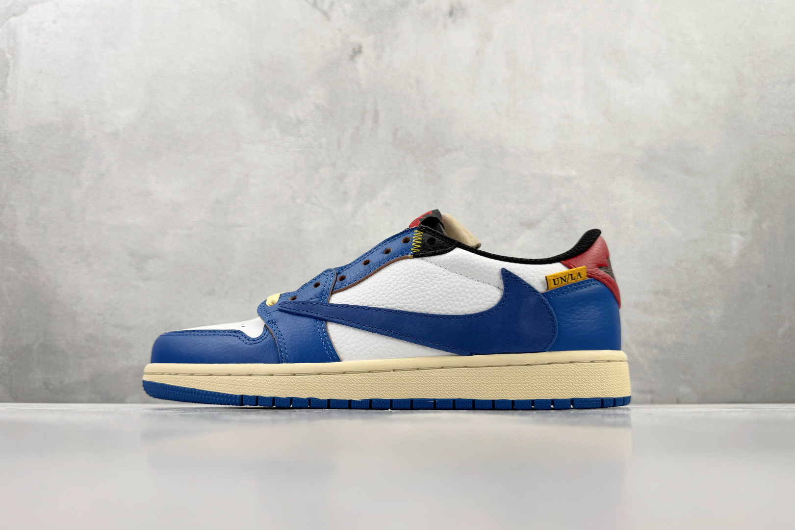 河源 【定制球鞋】Travis Scott x Jordan Air Jordan 1 白蓝蓝货号：DM