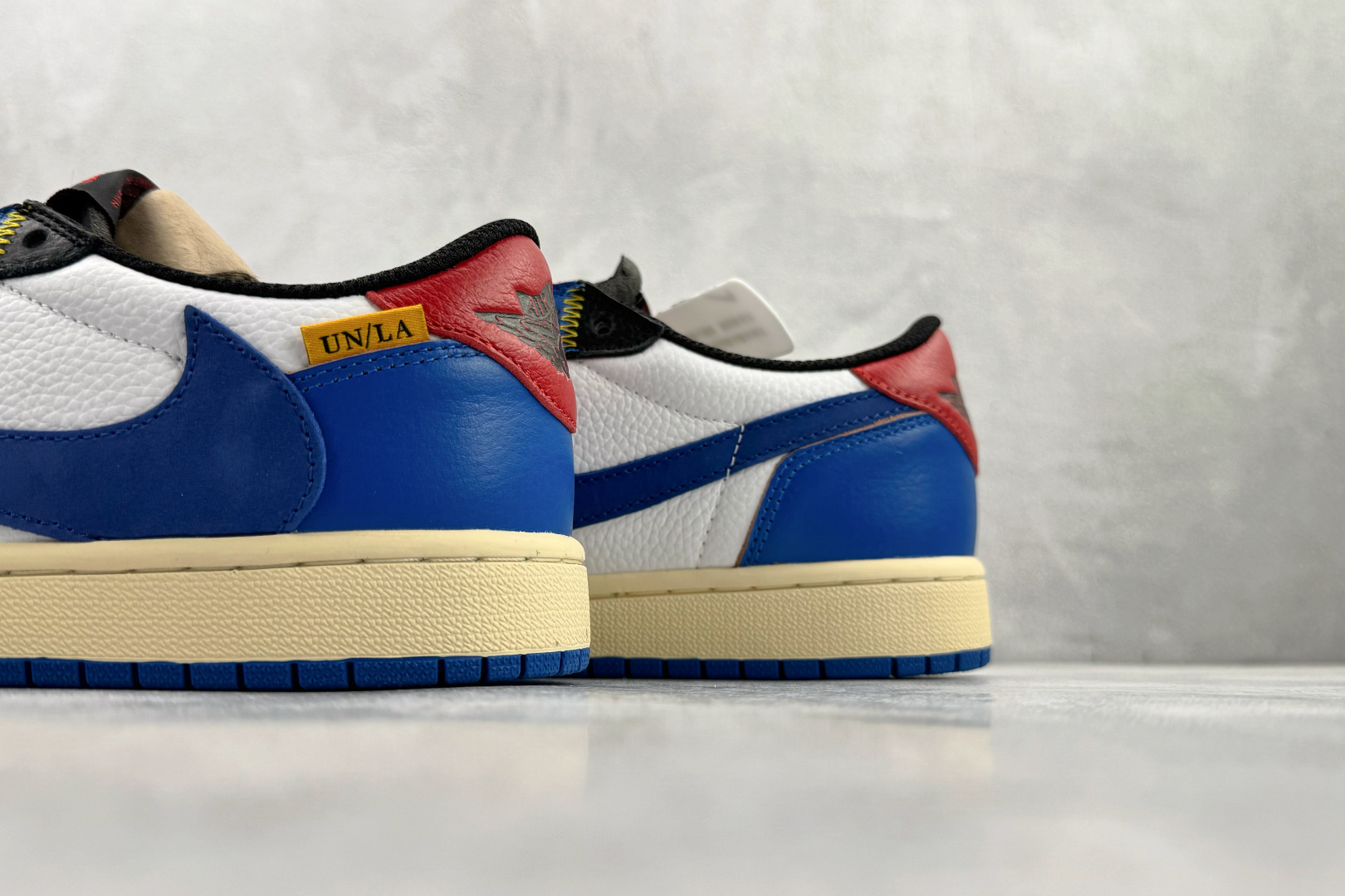 河源 【定制球鞋】Travis Scott x Jordan Air Jordan 1 白蓝蓝货号：DM