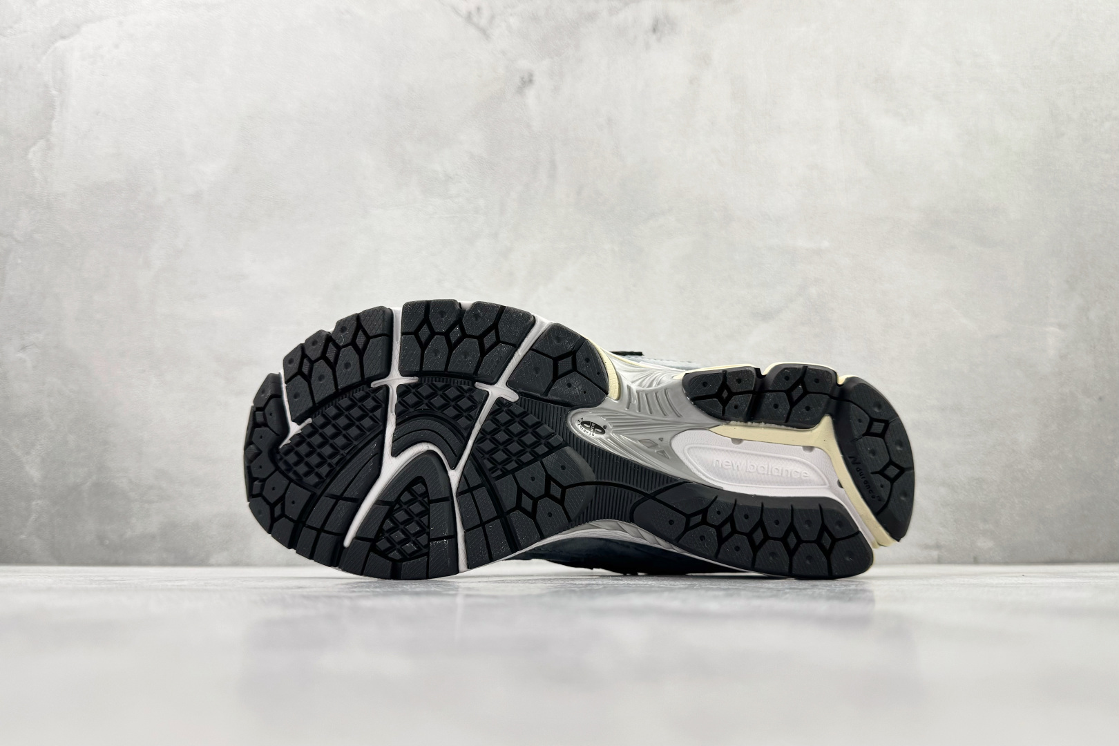 JJJJound x New Balance NB 2002R 灰蓝黑 M2002RU2