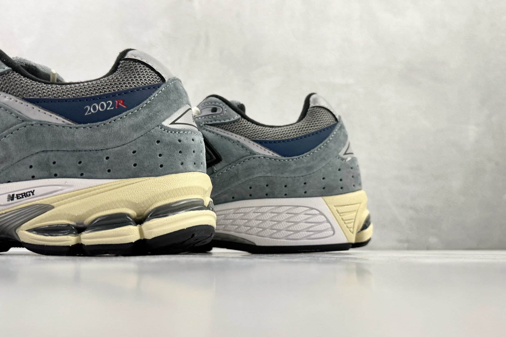 JJJJound x New Balance NB 2002R 灰蓝黑 M2002RU2