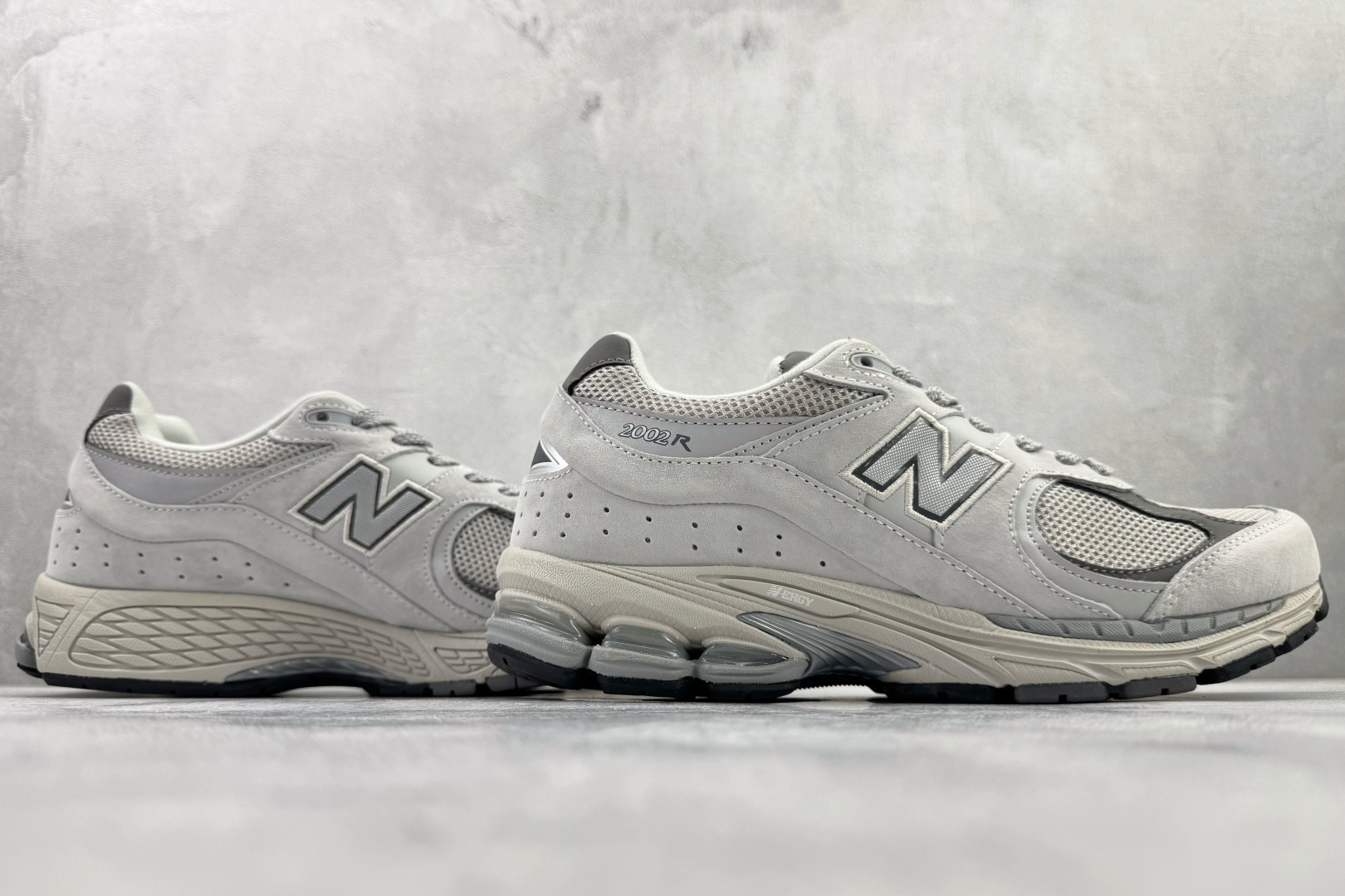 New Balance NB 2002R 云雾灰 ML2002R0