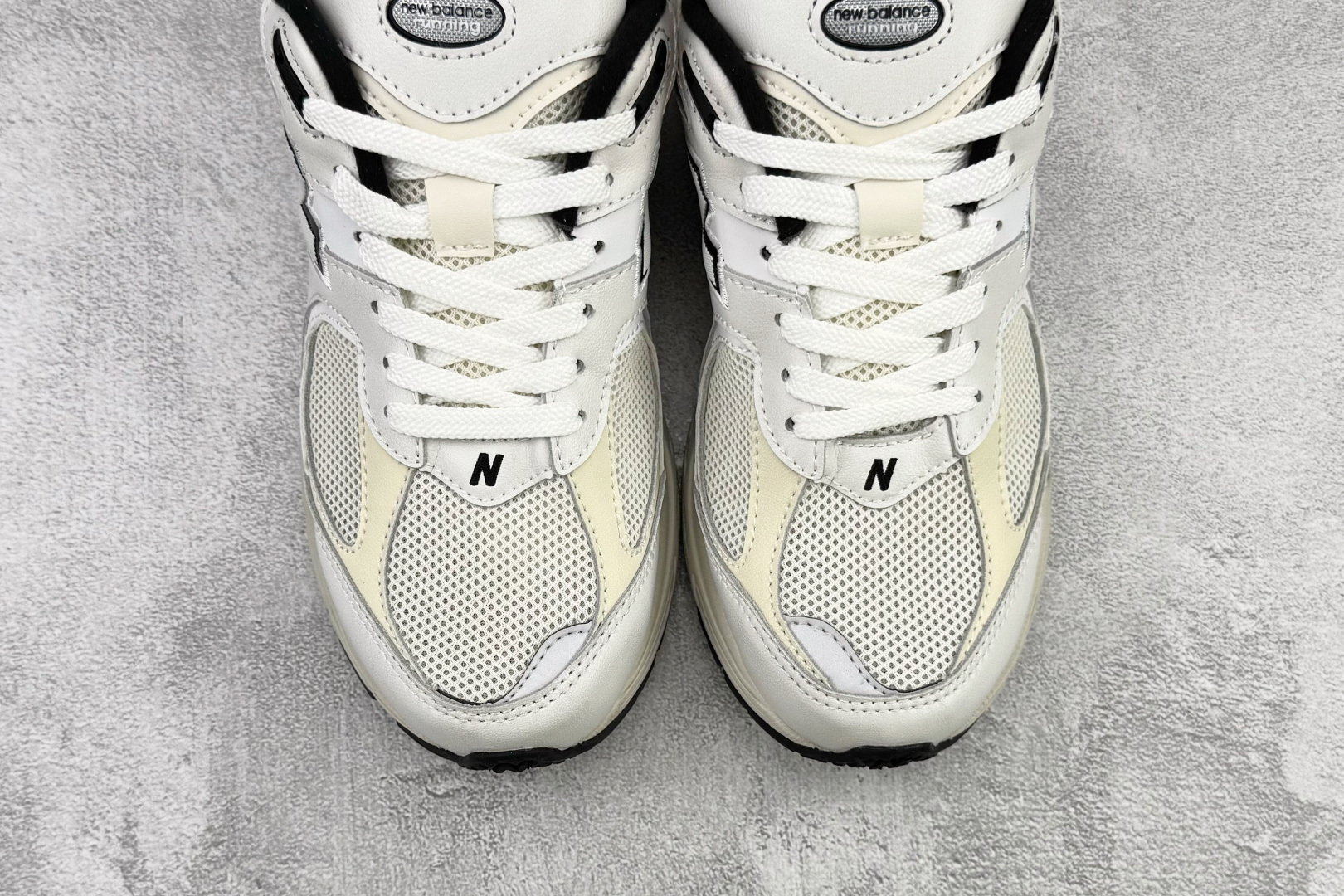 New Balance NB 2002R 米白 ML2002RQ