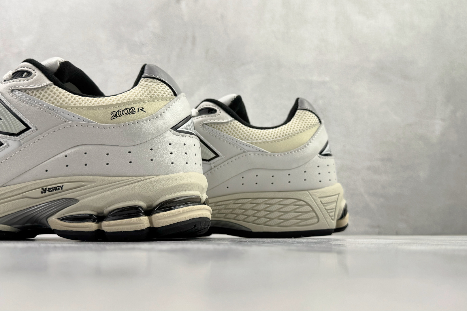 New Balance NB 2002R 米白 ML2002RQ