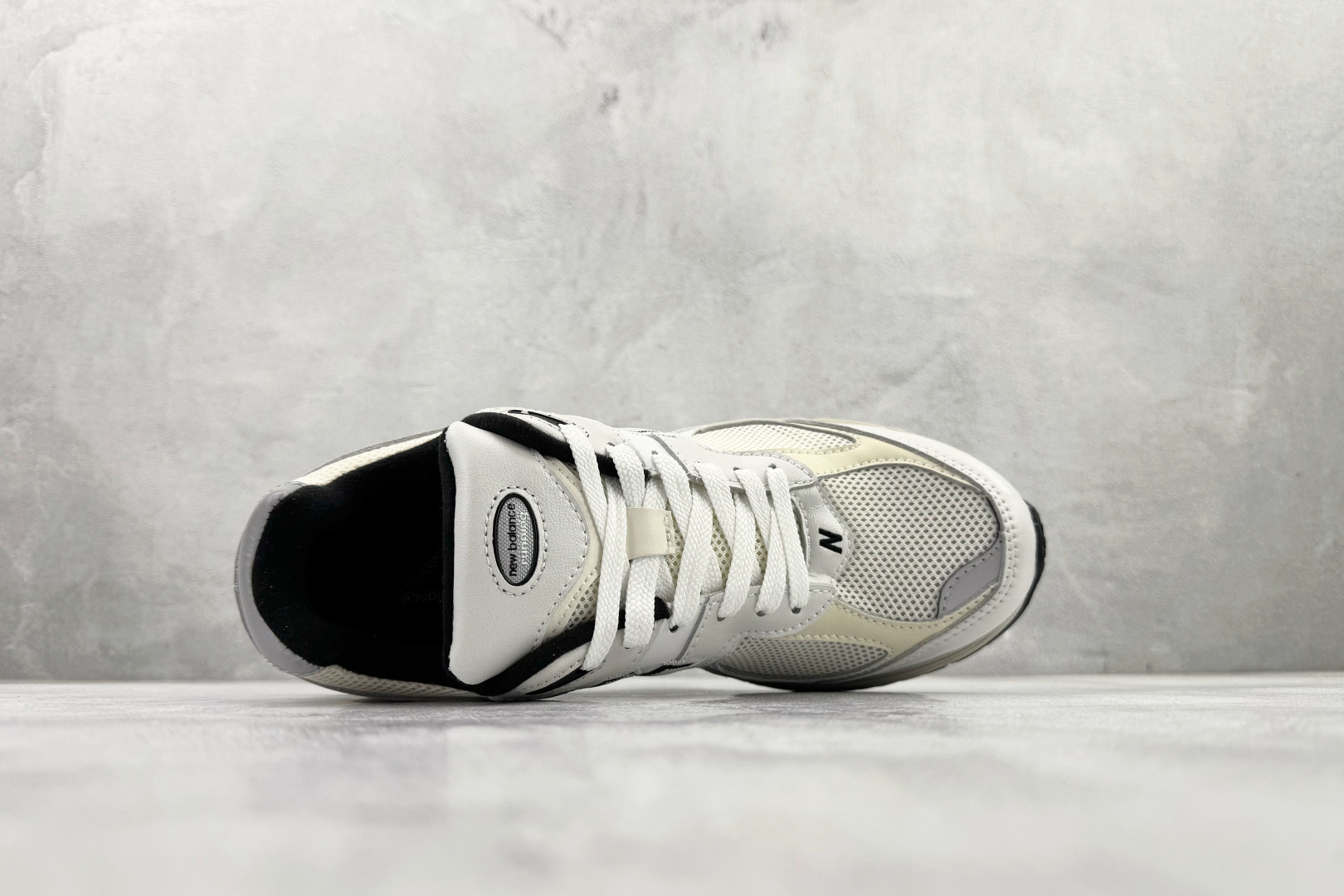 New Balance NB 2002R 米白 ML2002RQ