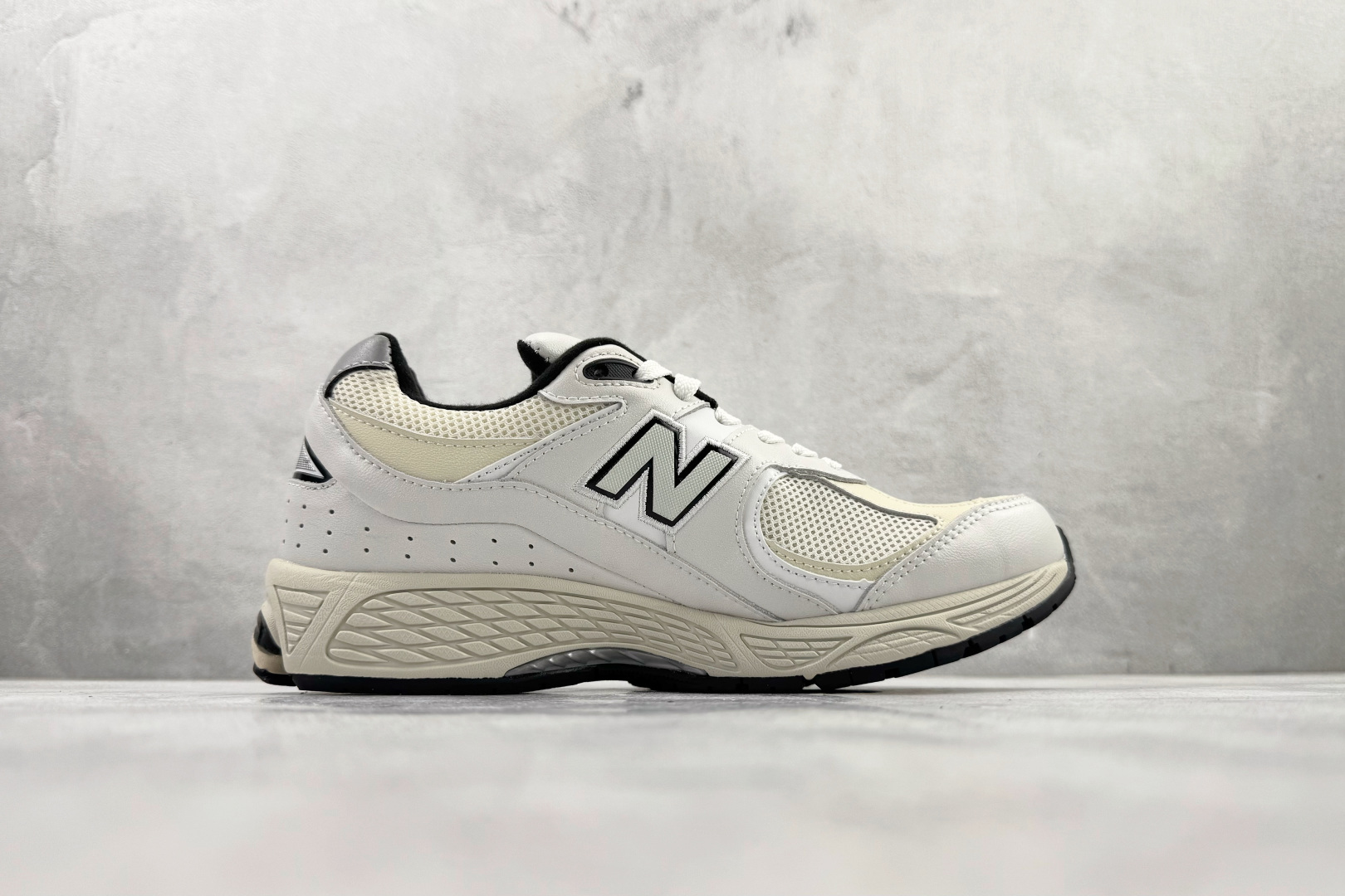 New Balance NB 2002R 米白 ML2002RQ