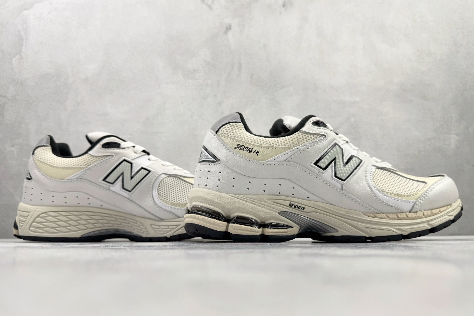 New Balance NB 2002R 米白 ML2002RQ
