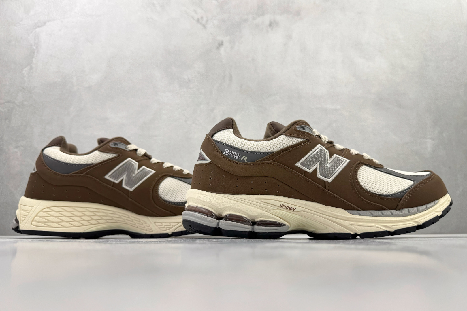 New Balance NB 2002R 棕灰 M2002RHS