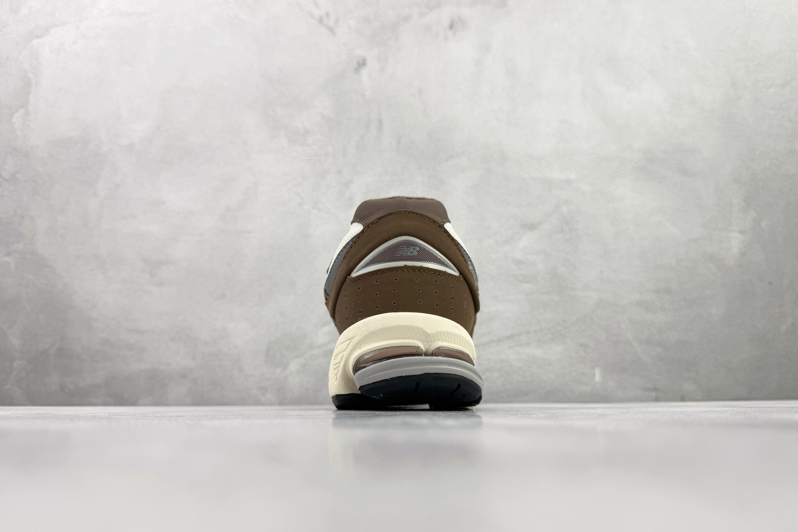 New Balance NB 2002R 棕灰 M2002RHS