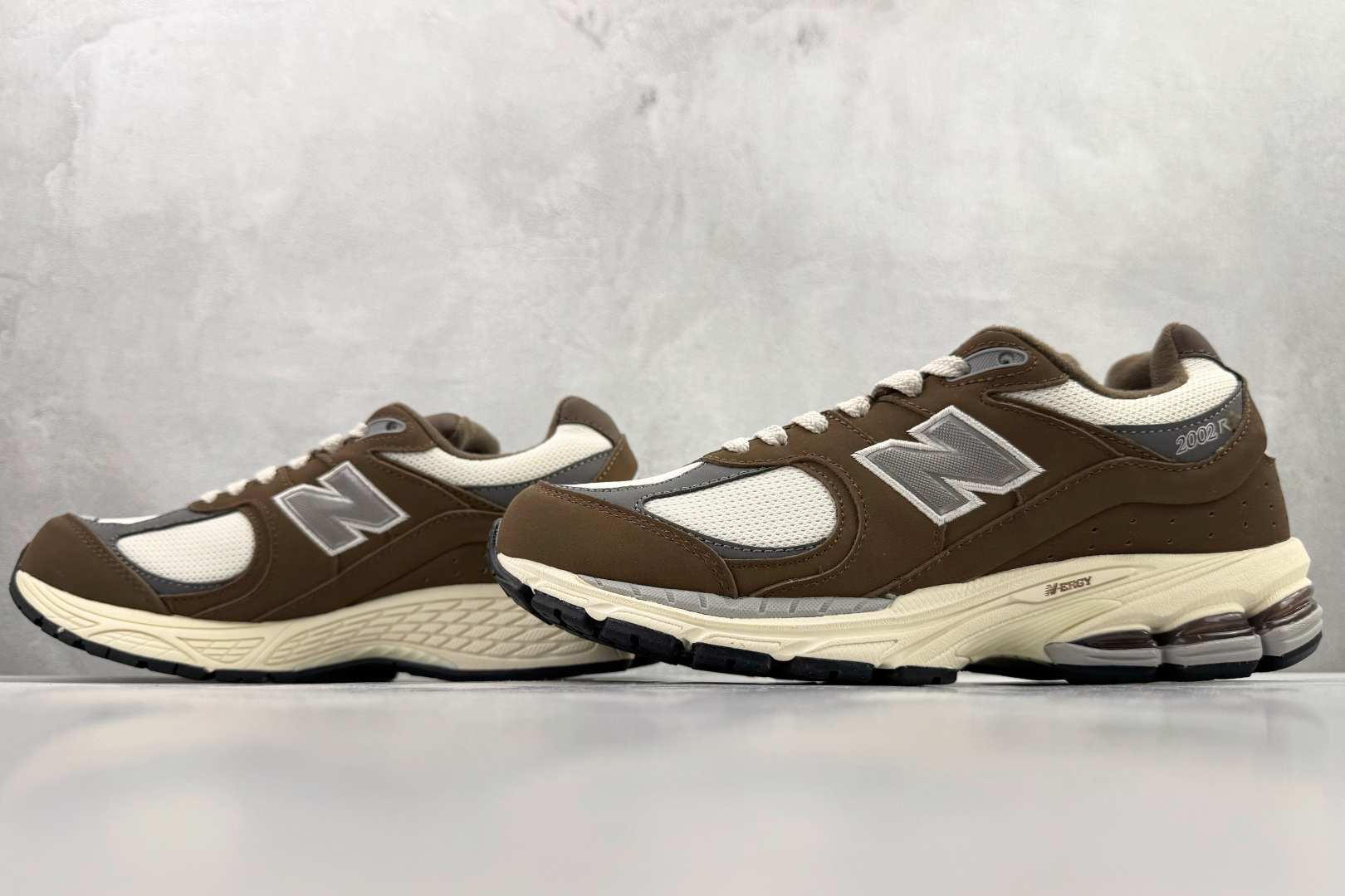 New Balance NB 2002R 棕灰 M2002RHS