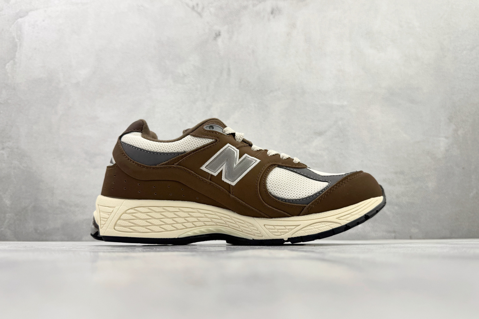 New Balance NB 2002R 棕灰 M2002RHS