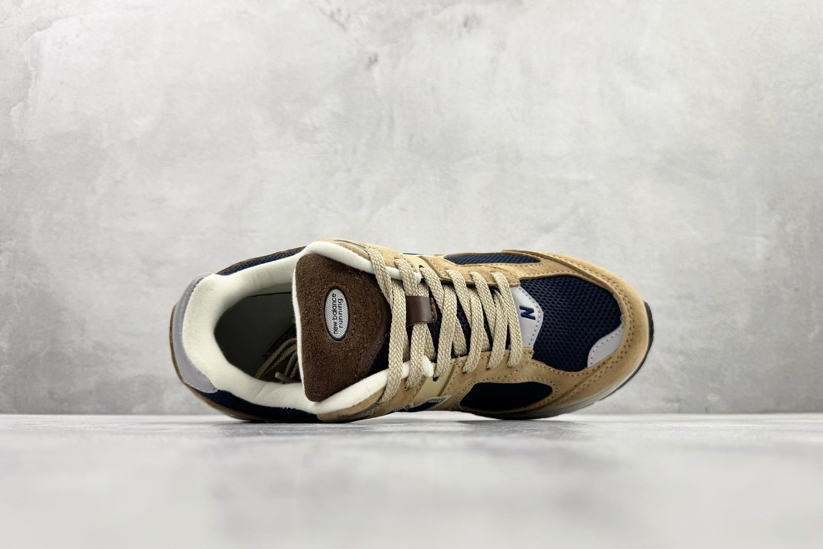 New Balance NB 2002R 卡其色 ML2002R5