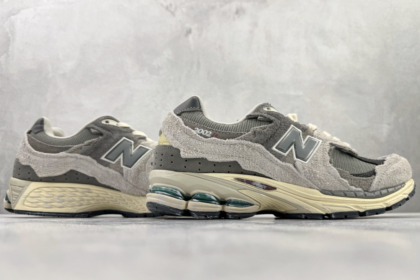 New Balance NB 2002R 云雨灰 M2002RDA