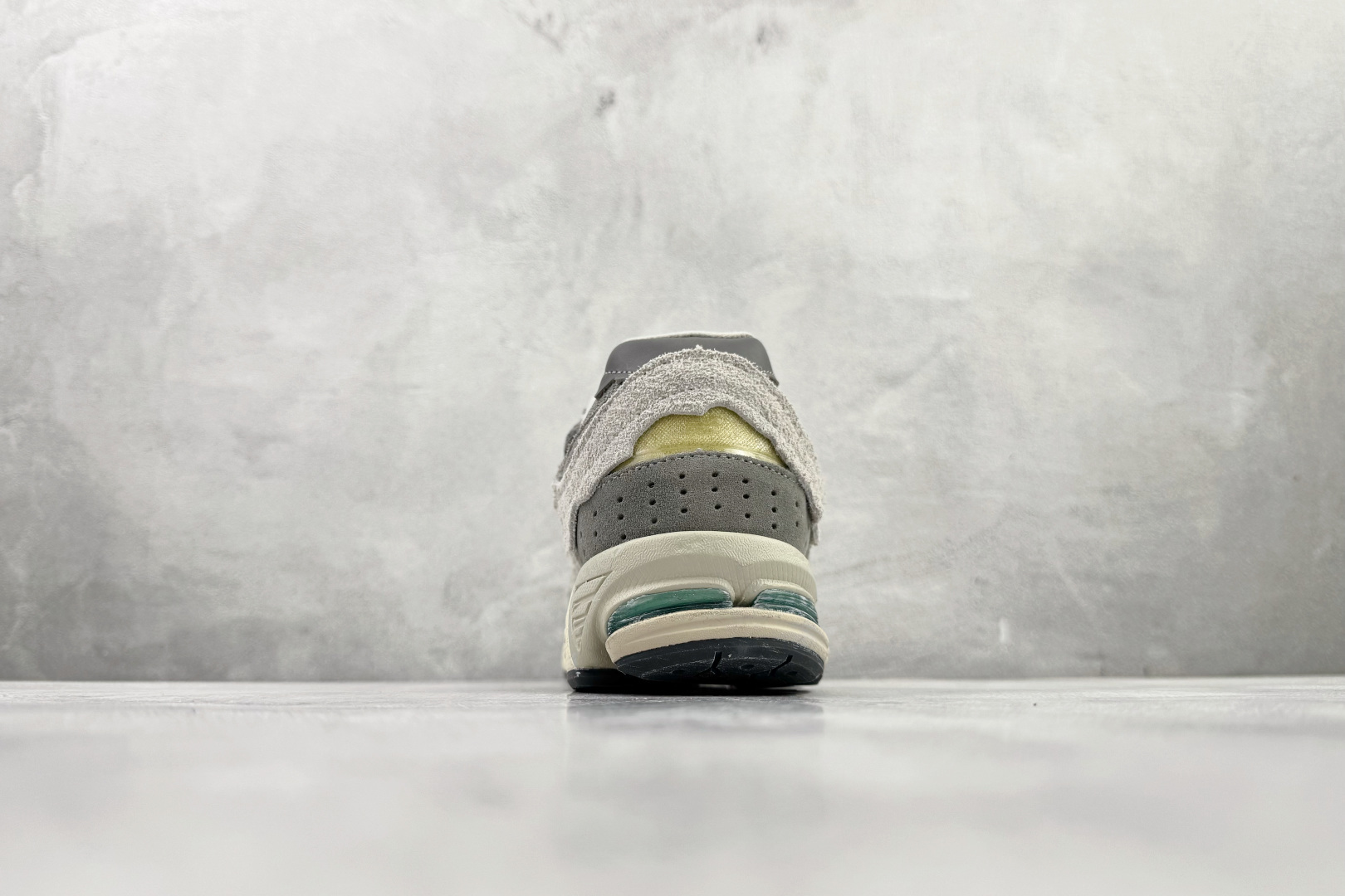 New Balance NB 2002R 云雨灰 M2002RDA