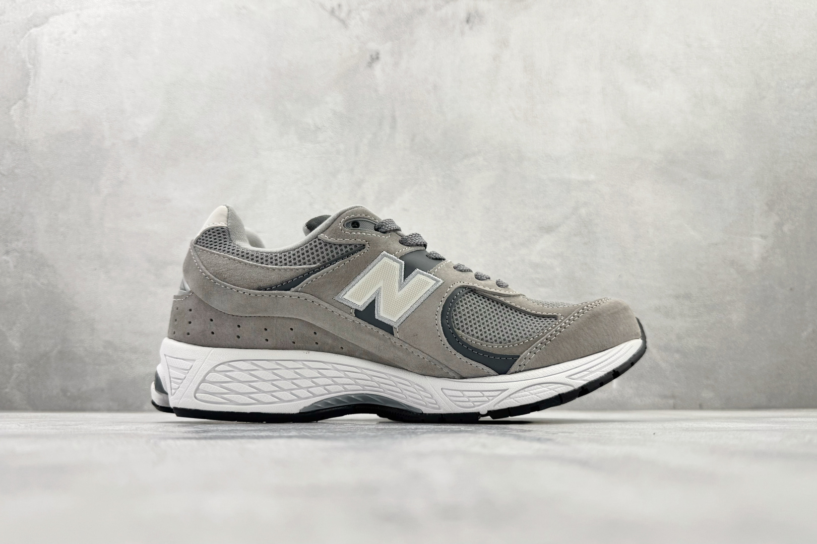 New Balance NB 2002R 灰色 M2002R