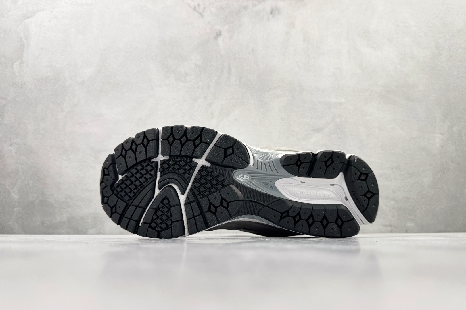 New Balance NB 2002R 灰色 M2002R