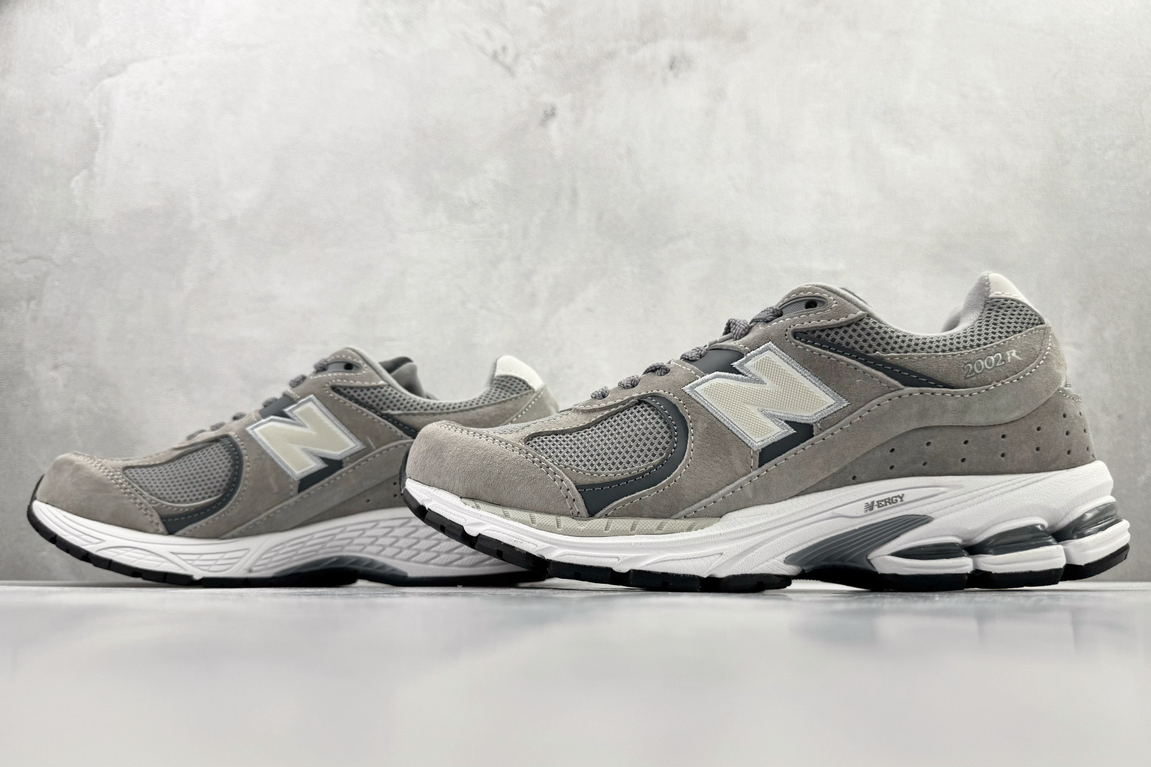 New Balance NB 2002R 灰色 M2002R