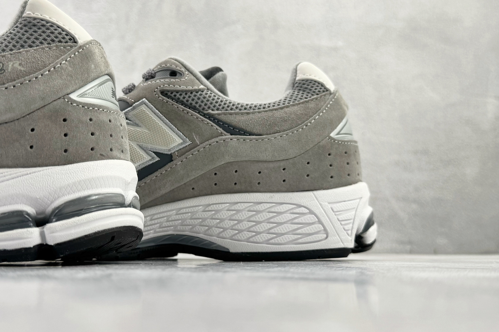New Balance NB 2002R 灰色 M2002R