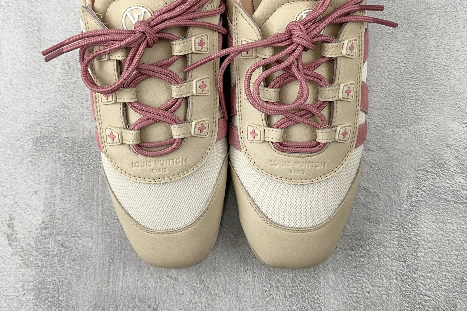 最强性价比 LOUIS VUITTSneakerina 粉色 1AHOTB
