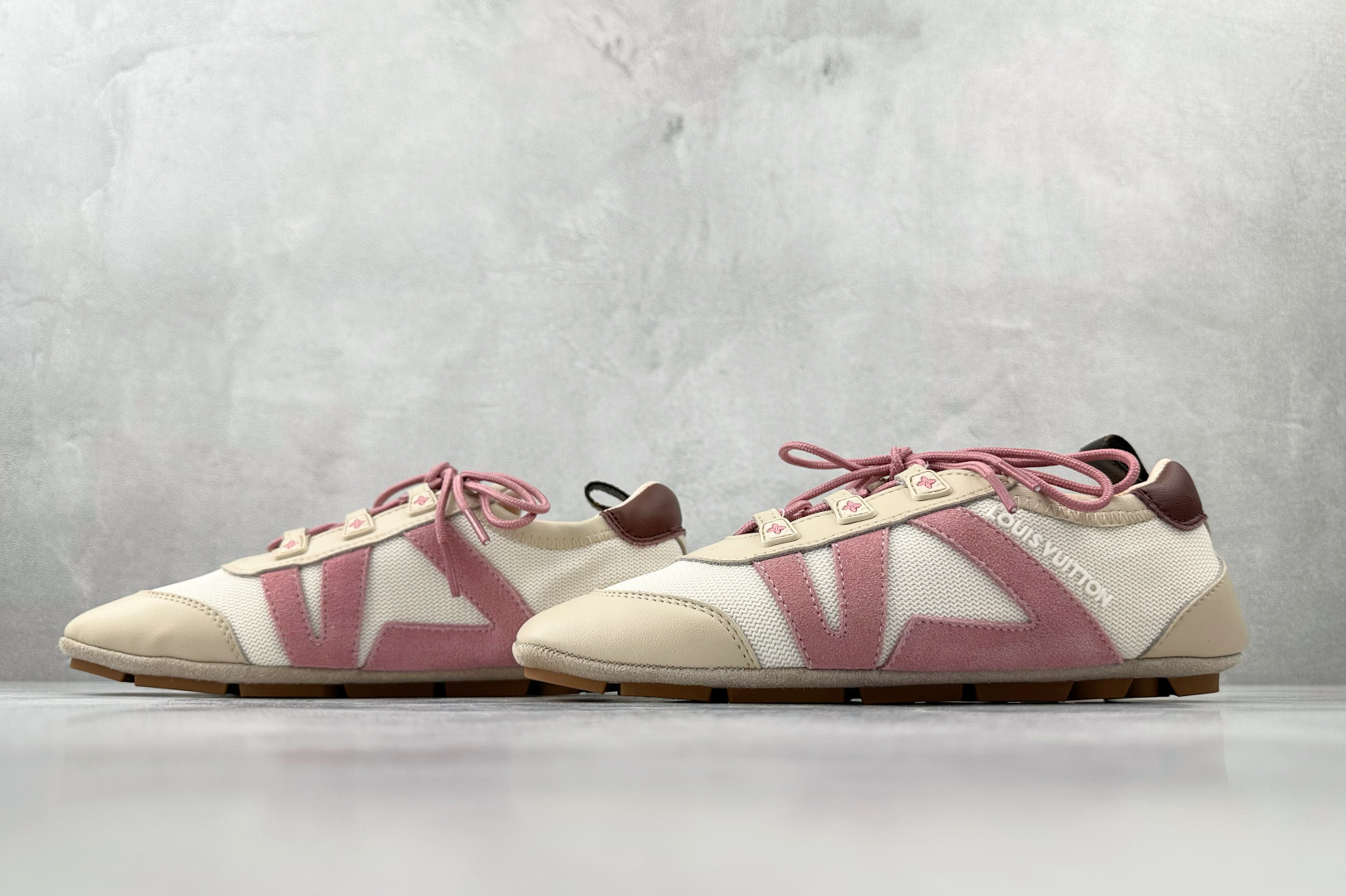 最强性价比 LOUIS VUITTSneakerina 粉色 1AHOTB