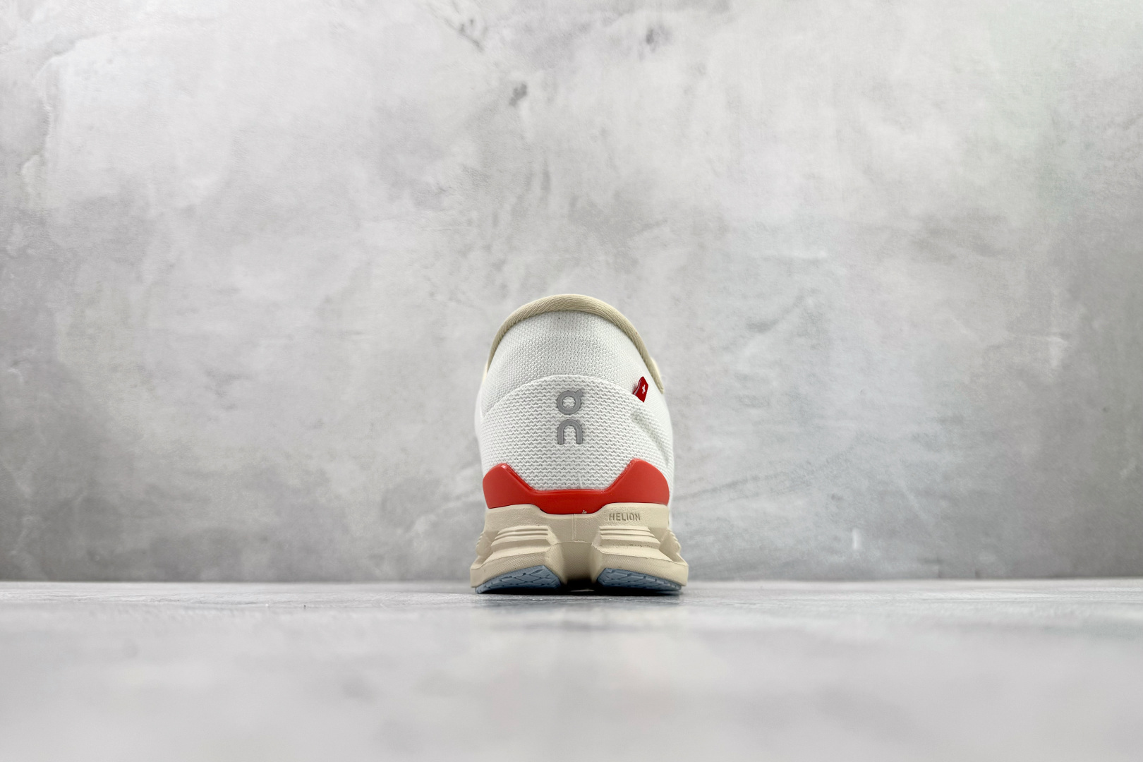 On昂跑 Cloud X4 WMNS 象牙白 3WE30073297