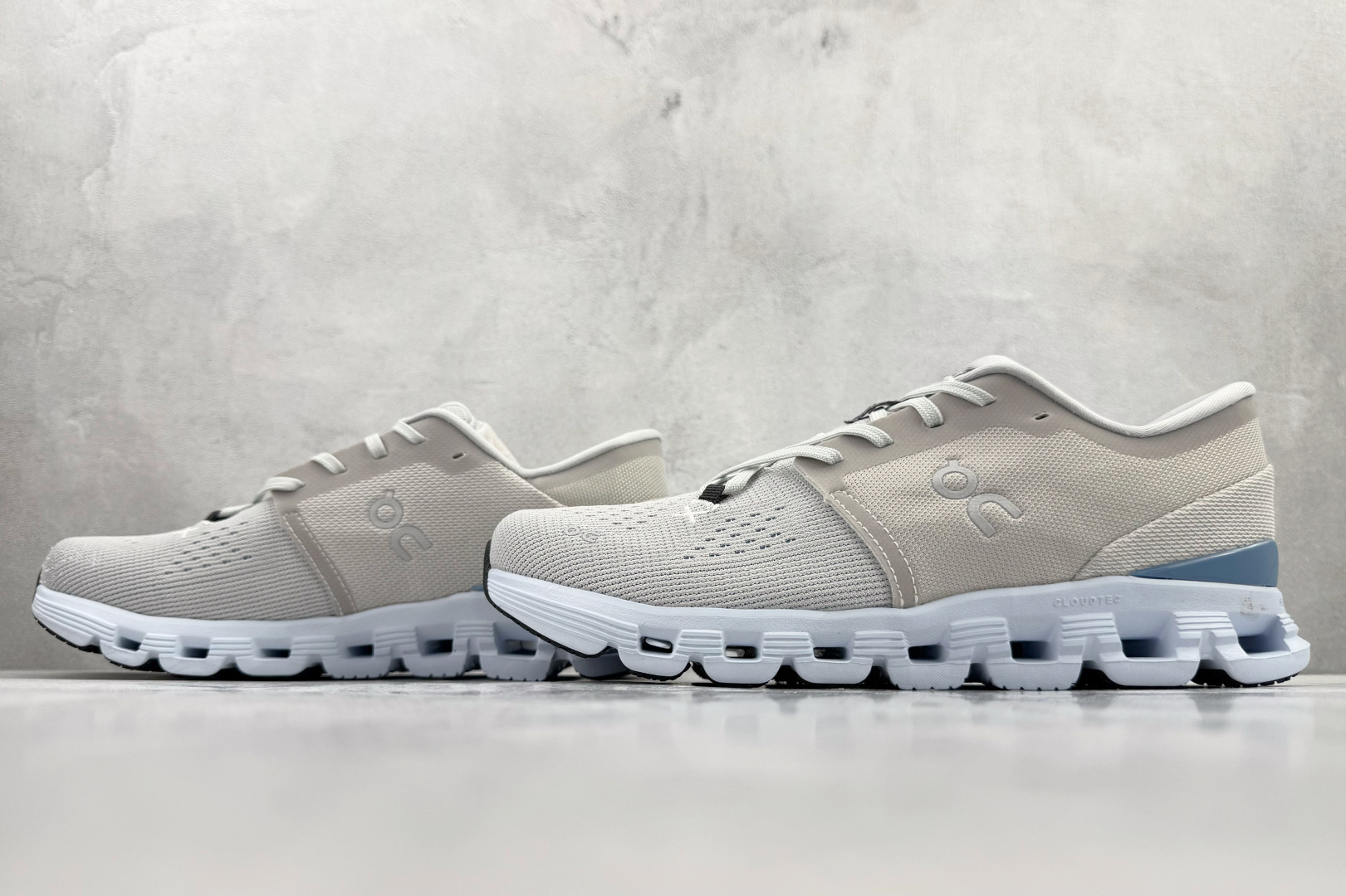 On昂跑 Cloud X4 WMNS 灰银 3WE30073278