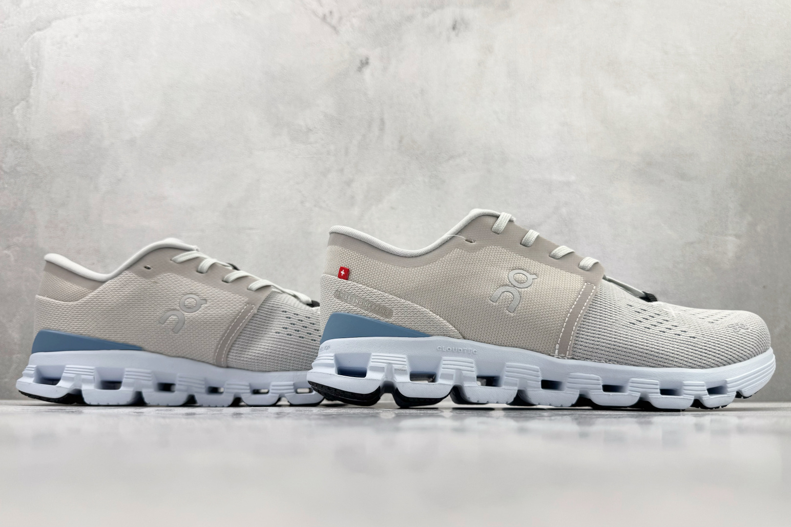 On昂跑 Cloud X4 WMNS 灰银 3WE30073278